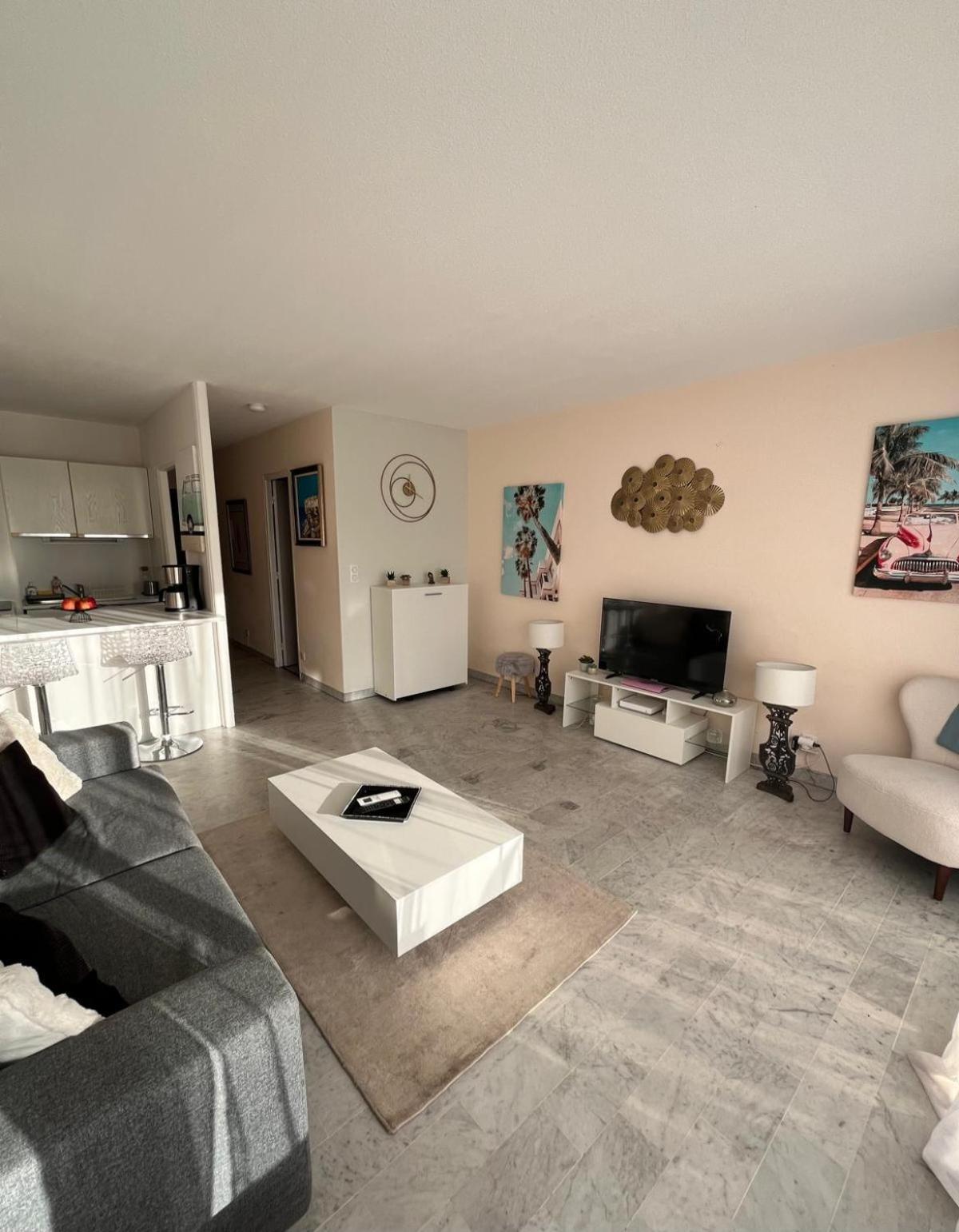 Grand Studio Localisation Ideale Antibes Extérieur photo